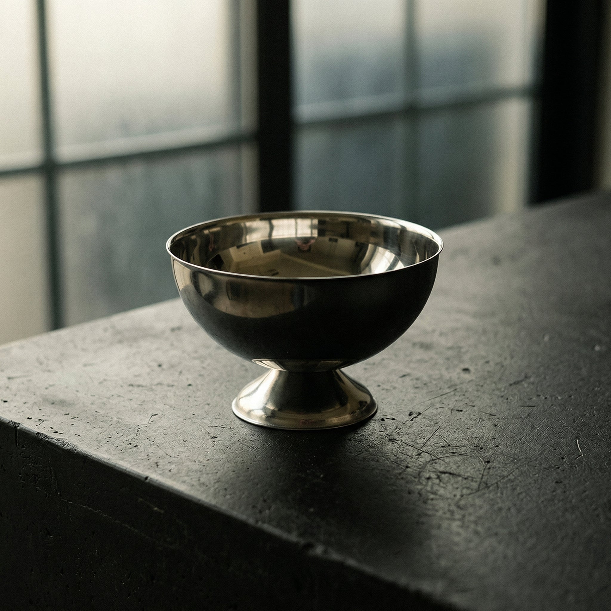Argon Pedestal Dish