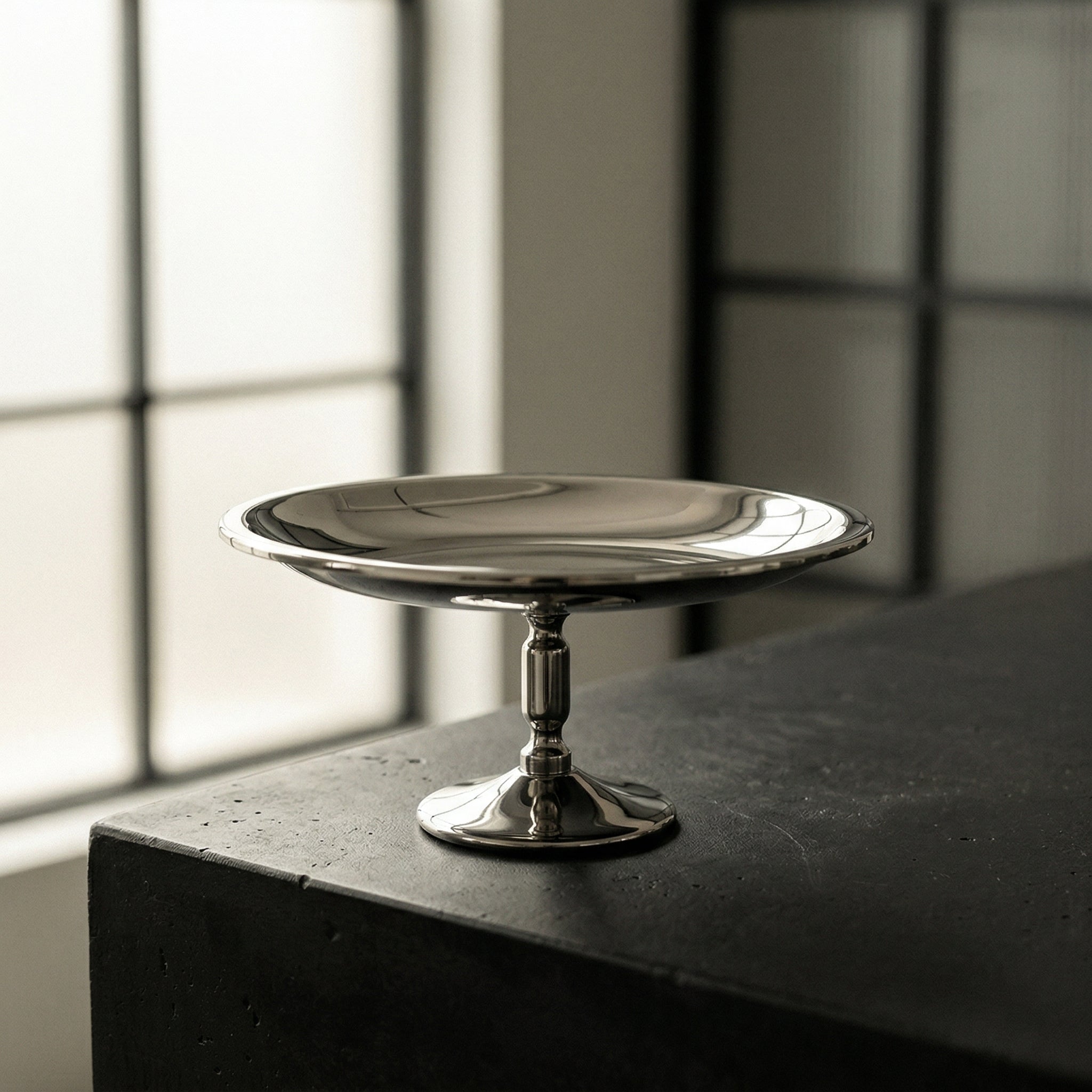 Argon Pedestal Dish