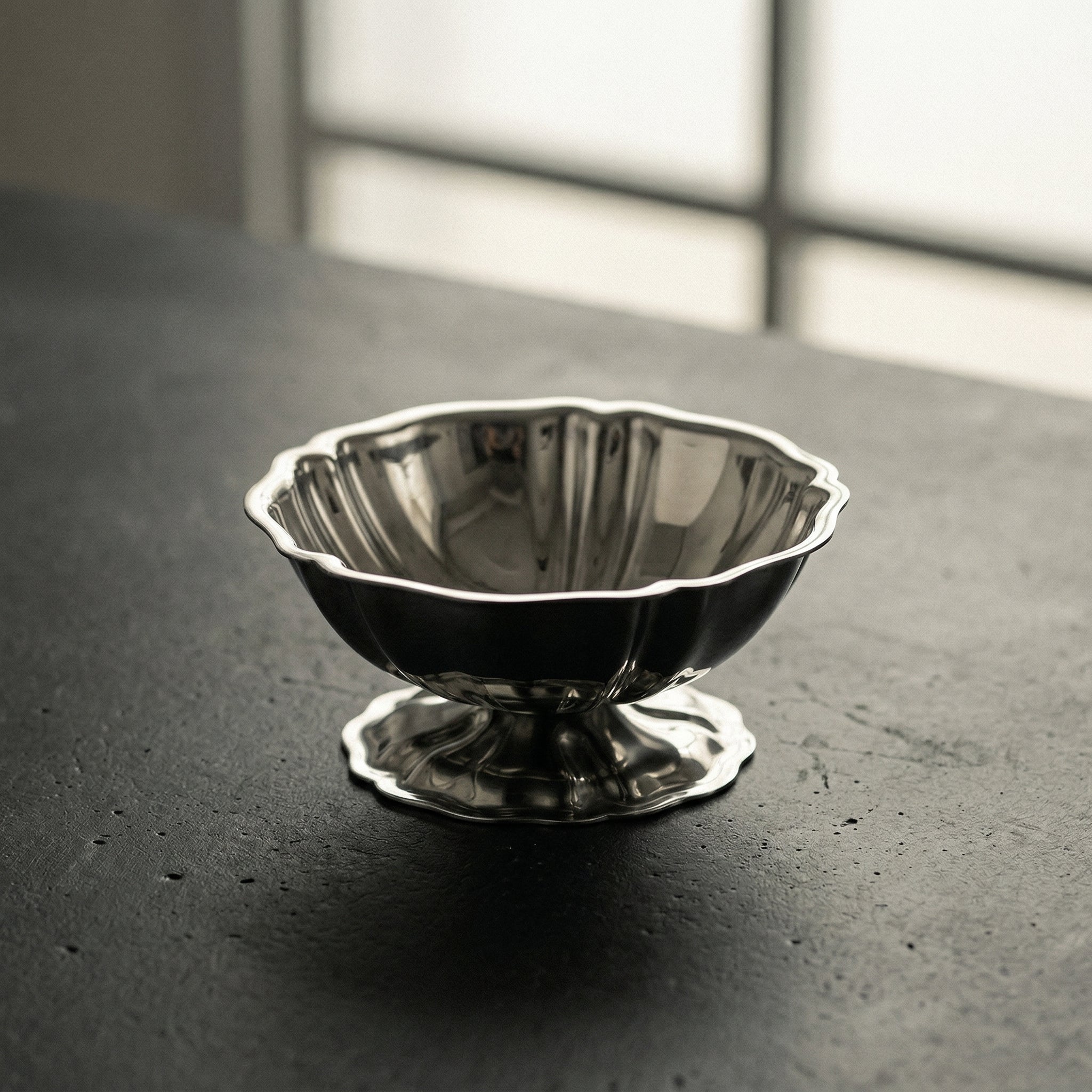 Argon Pedestal Dish