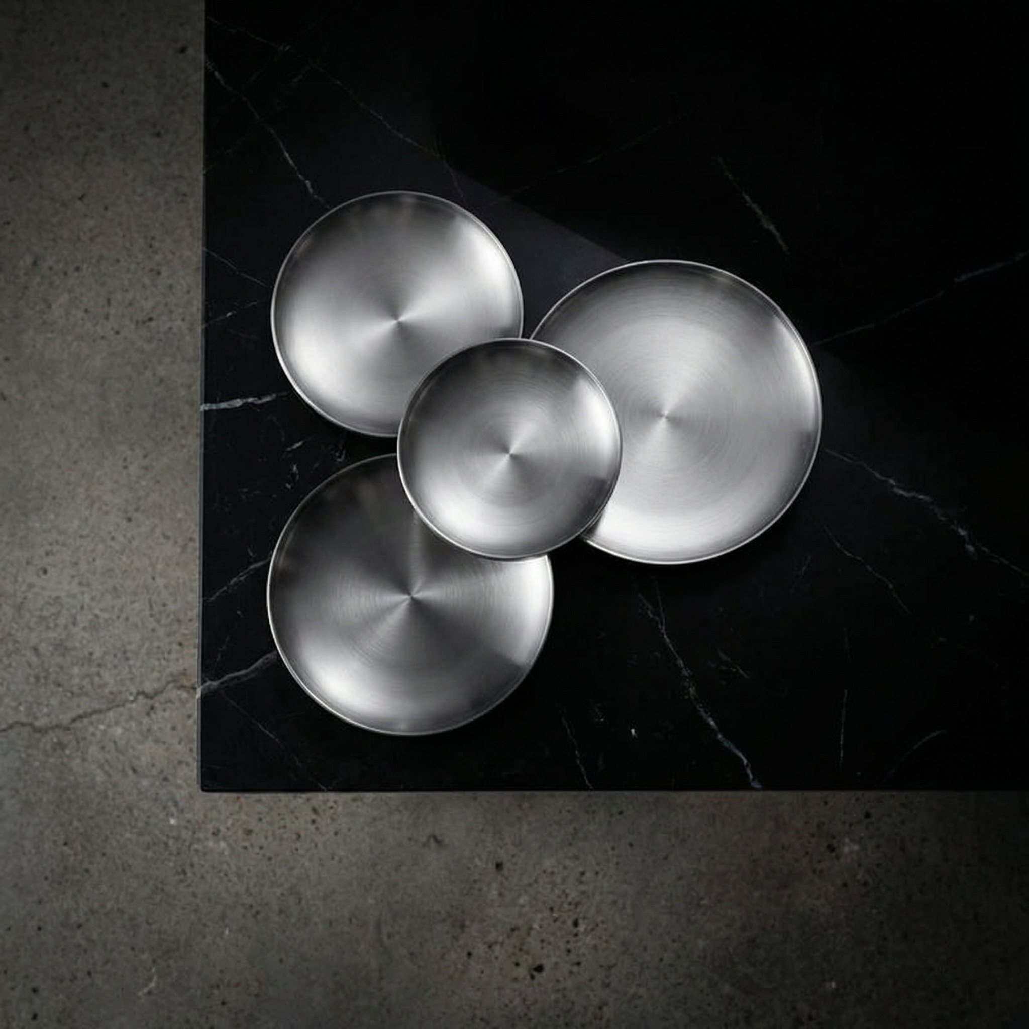 Argon Raised Plate