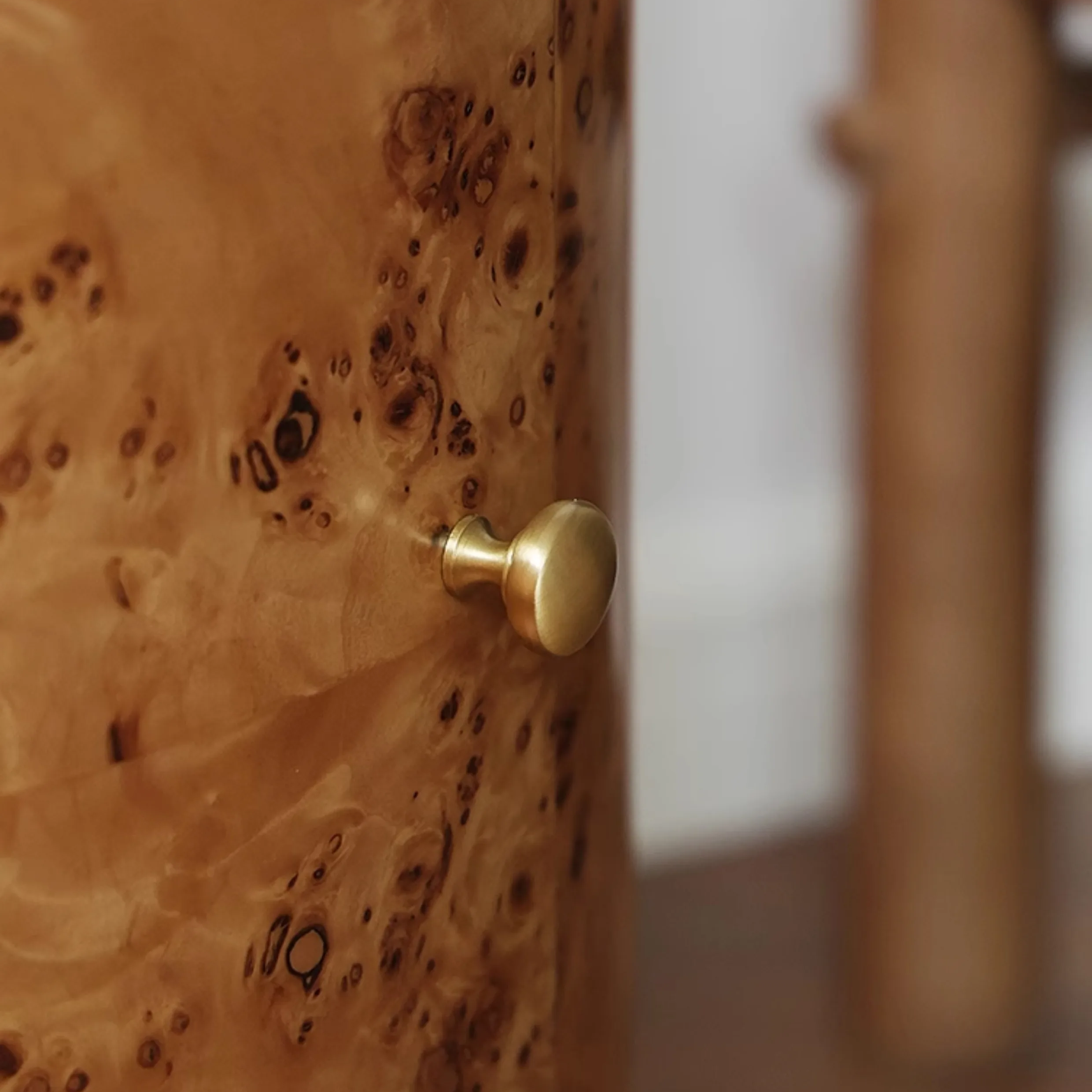 Bora Burl Round Side