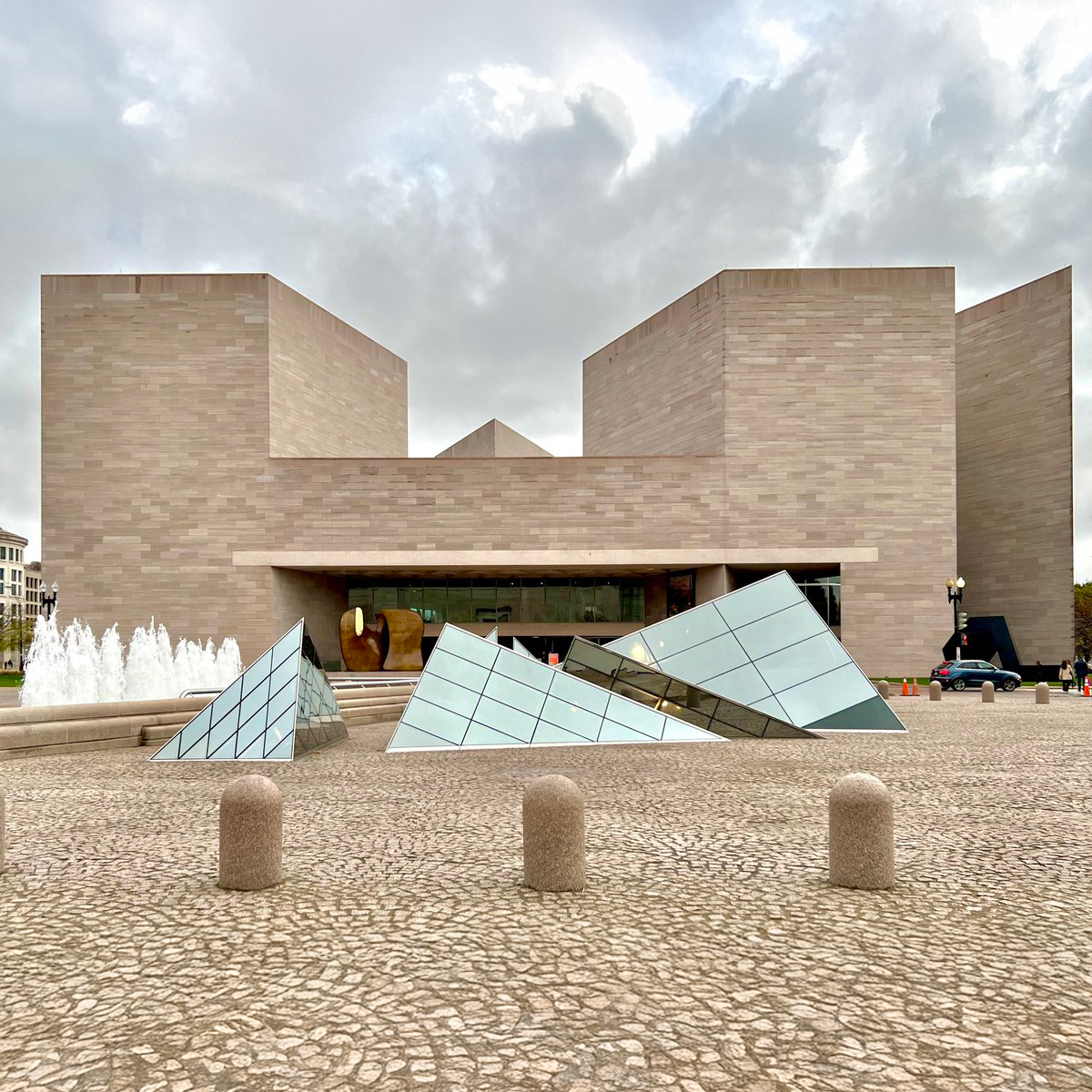 SCALE: I.M. Pei